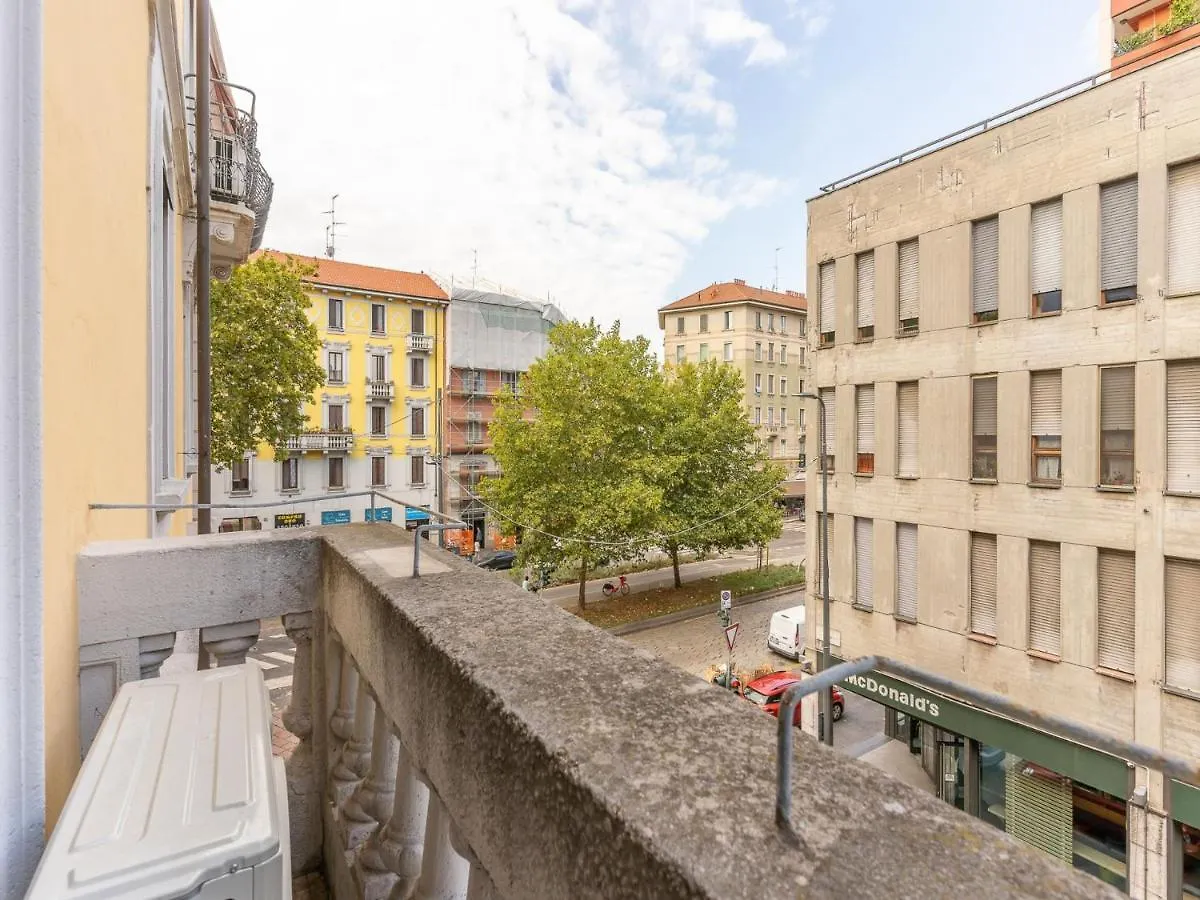 The Best Rent - Bright One Bedroom Apartment In Corso Lodi Area Milan Italy