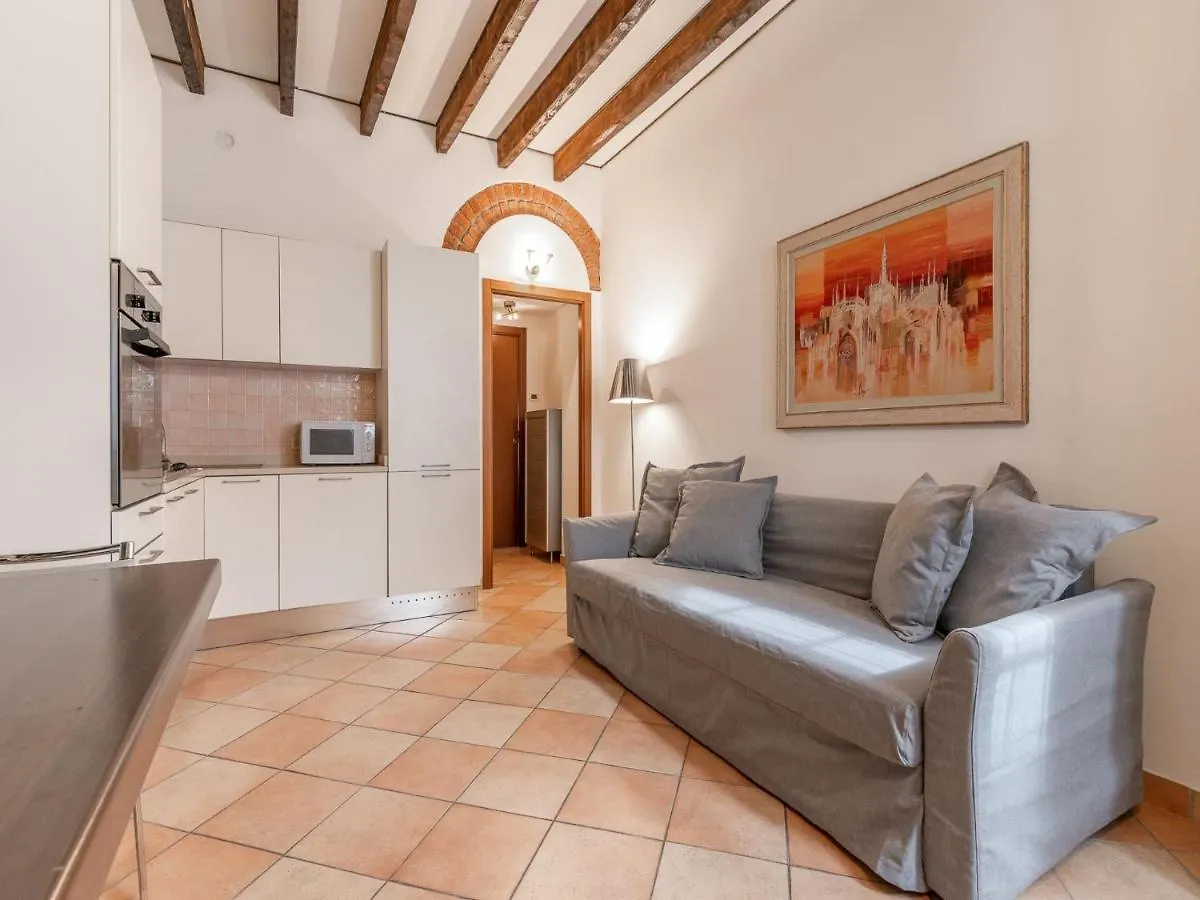 The Best Rent - Bright One Bedroom Apartment In Corso Lodi Area Milan